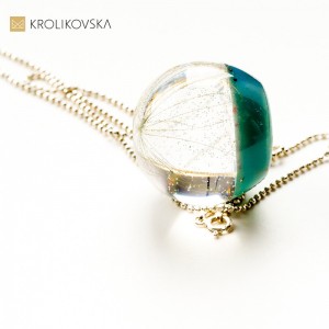 Naszyjnik prezent lazurowa kula z dmuchawcem.