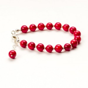 Biżuteria do czerwonej sukienki.