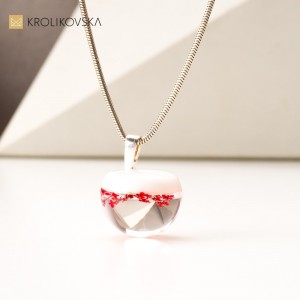 Prezent dla szefowej na pożegnanie kwiat w kuli.