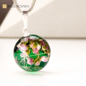 Biżuteria damska na prezent w kwiatowej odsłonie.