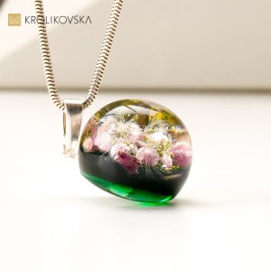 Biżuteria damska na prezent w kwiatowej odsłonie.