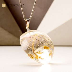 Naszyjnik prezent dmuchawiec w półkuli.