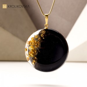 Prezent na okrągłe urodziny naszyjnik.