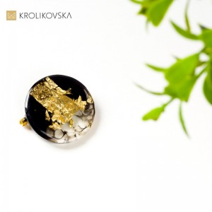 Broszka artystyczna czarno-złota.