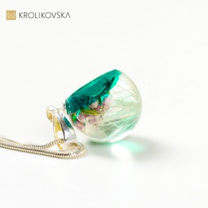 Biżuteria damska dla mamy naszyjnik zielony z ostropestem.