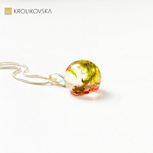 Biżuteria damska dla mamy naszyjnik z wrzosem i mchem.