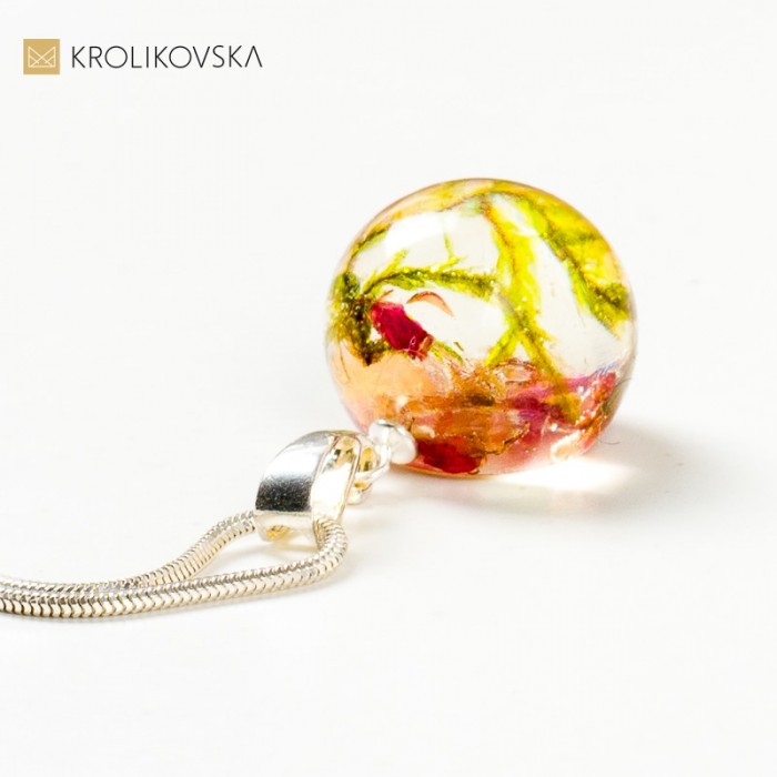 Biżuteria damska dla mamy naszyjnik z wrzosem i mchem.