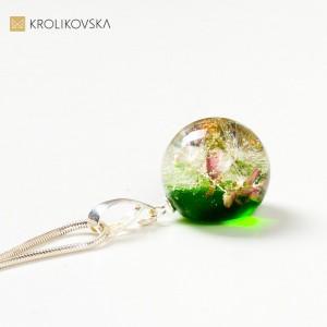 Zielony naszyjnik z łąką kwiatów, biżuteria damska.