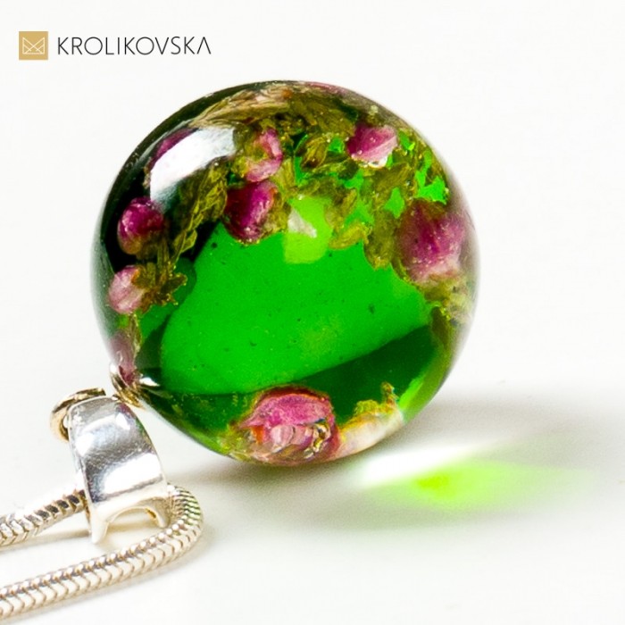 Zielona kwiatowa biżuteria damska.