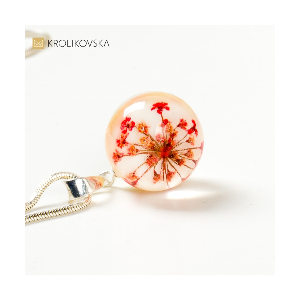 Biżuteria damska na prezent naszyjnik z czerwonym kwiatem.