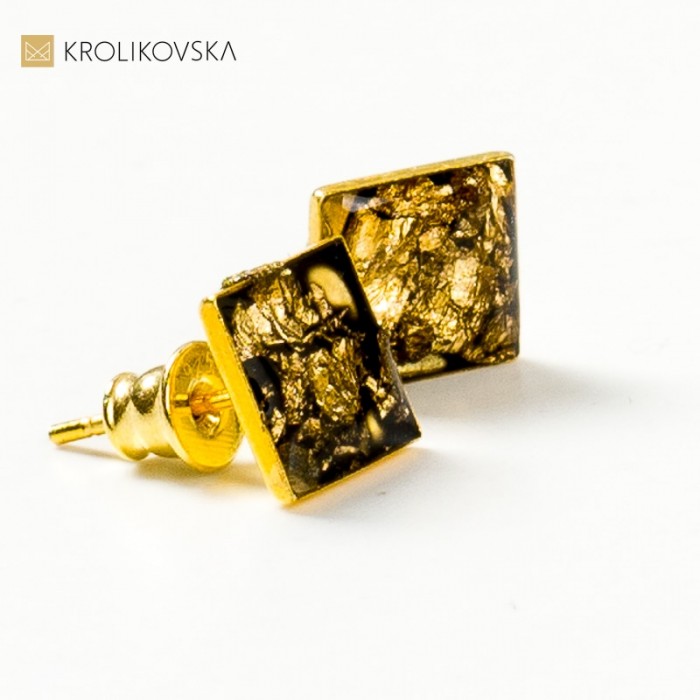 Biżuteria damska artystyczna, kwadratowe wkrętki złocone.