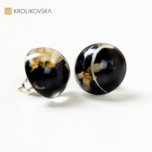 Biżuteria damska artystyczna, kwiaty w kolczykach.