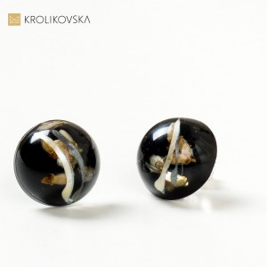 Oryginalna biżuteria damska z kwiatami.