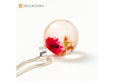 Biżuteria damska artystyczna, elegancki naszyjnik z kwiatem.