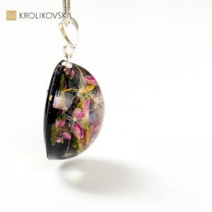 Biżuteria artystyczna rękodzieło z kwiatami.