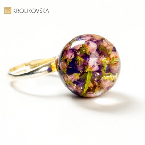 Biżuteria damska prezentem dla narzeczonej.