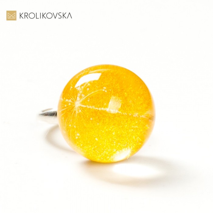 Mniszkowa Magia: Pierścionek z dmuchawcem.