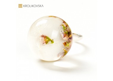 Natura W Twoim Stylu: Biżuteryjny Pierścionek z Kwiatami.