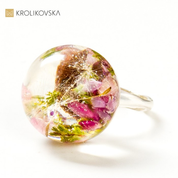 Pierścień z Drobinkami Kwiatów - Wyjątkowy Dar dla Konesera Przyrody.