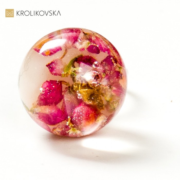 Pierścionek z Inspiracją Roślinną: Wyjątkowy Design na Twoim Palcu.