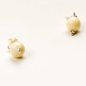 Kolczyki w prezencie- srebro i jadeity.