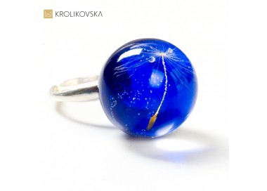 Biżuteria Artystyczna: Unikalny Pierścionek z Wzorami Roślinnymi.