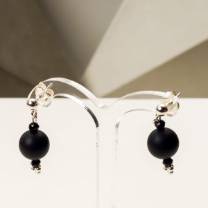 Kolczyki w prezencie, czarny onyks i srebro.