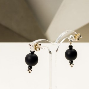 Kolczyki w prezencie, czarny onyks i srebro.