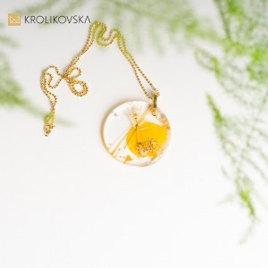 Naszyjniki na Topie: Odkryj Trendy Biżuterii Artystycznej.