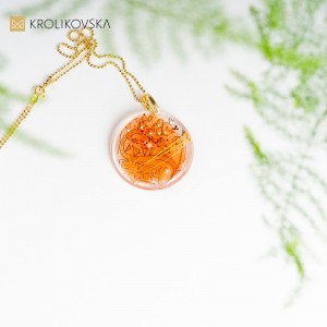 Szyk i Styl: Wyjątkowe Naszyjniki Artystyczne Online.