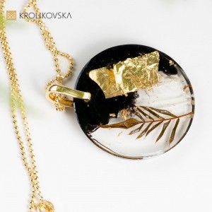 Modne naszyjniki damskie na prezent.