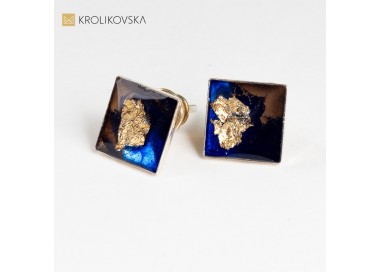 Kwadratowe kolczyki, nowoczesna biżuteria.