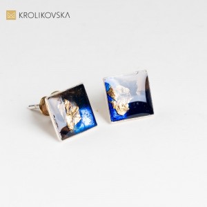Kwadratowe kolczyki, nowoczesna biżuteria.