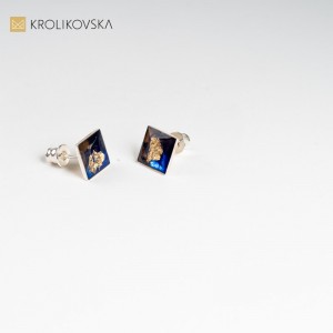 Kwadratowe kolczyki, nowoczesna biżuteria.