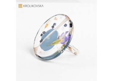 Prezent na święta pierścionek.