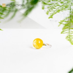 Pierścionek w prezencie z dmuchawcem.