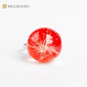 Pierścionek w prezencie dla miłości.
