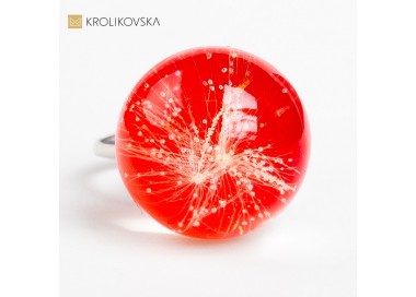 Pierścionek w prezencie dla miłości.