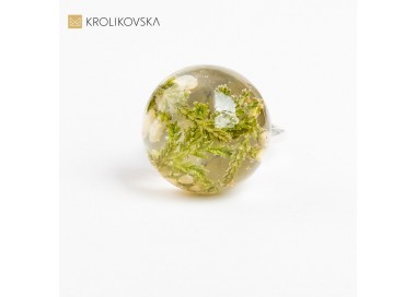 Mech w biżuterii: pierścionki roślinne.