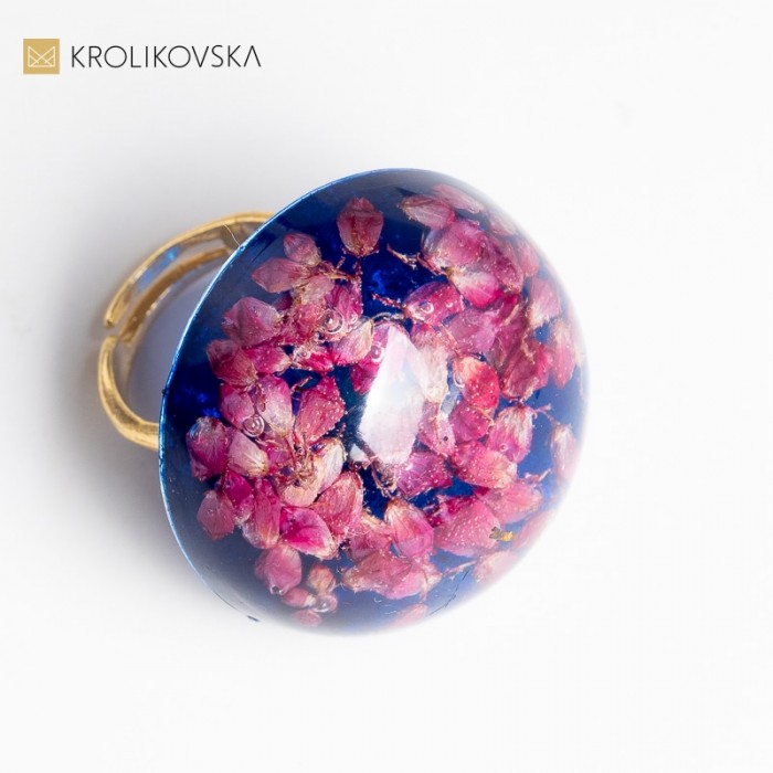 Pierścionek z kwiatami dla mamy.