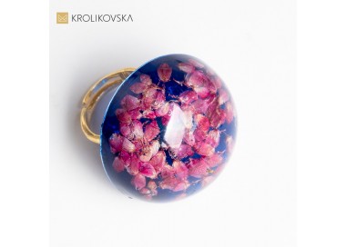 Pierścionek z kwiatami dla mamy.