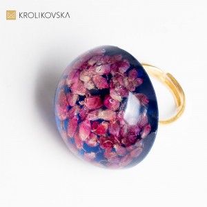 Pierścionek z kwiatami dla mamy.