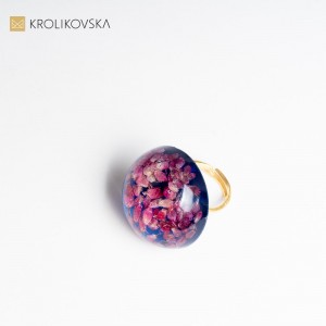 Pierścionek z kwiatami dla mamy.