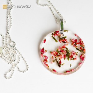 Naszyjnik damski, okrągłe kwiatowe wisiorki, Polska biżuteria handmade.