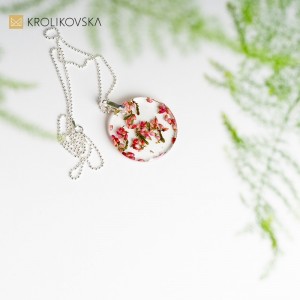 Naszyjnik damski, okrągłe kwiatowe wisiorki, Polska biżuteria handmade.
