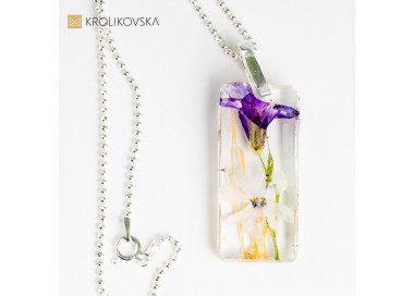 Prezent artystyczny z kwiatami dla bratowej.