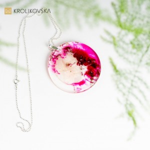 Biżuteria artystyczna duży różowy wisiorek.