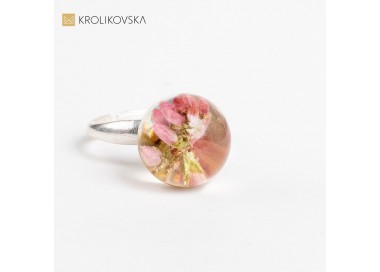Biżuteria na prezent -pierścionek urodzinowy.