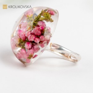 Pierścionek elegancji- prezent dla dziewczyny.