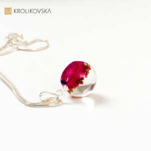 Oryginalny prezent, naszyjnik damski różowy. Oryginalny prezent, naszyjnik damski różowy.